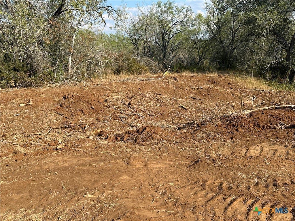 5.63 acres in Wilson County - photo 11