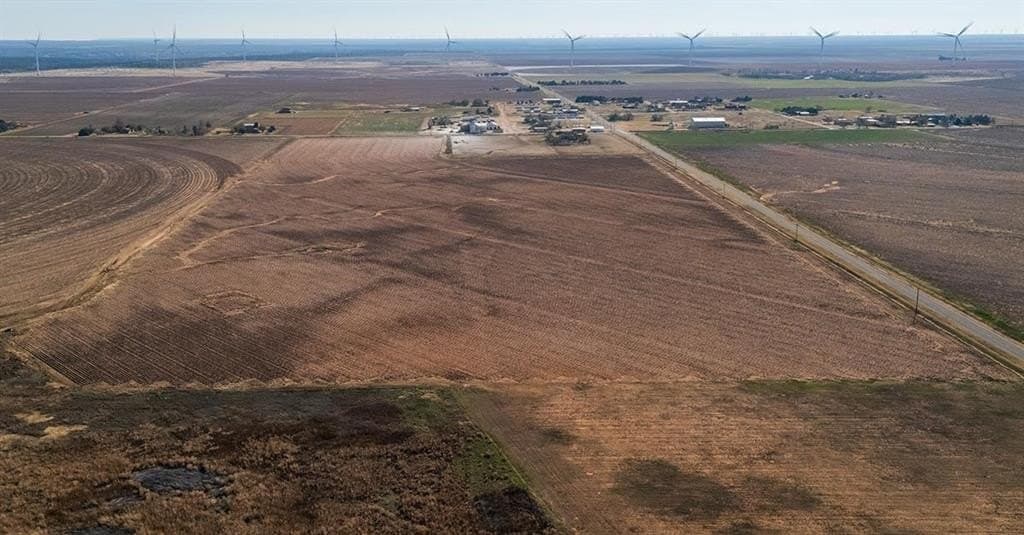 16 acres in Lynn County - photo 4