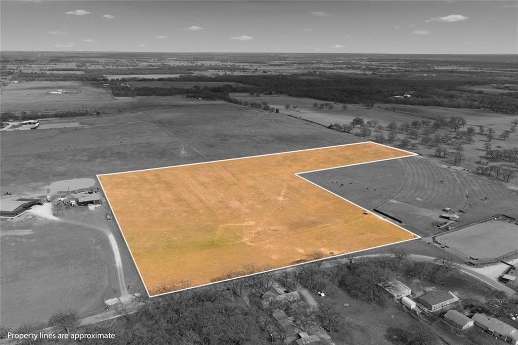 18.09 acres in Hill County - photo 3