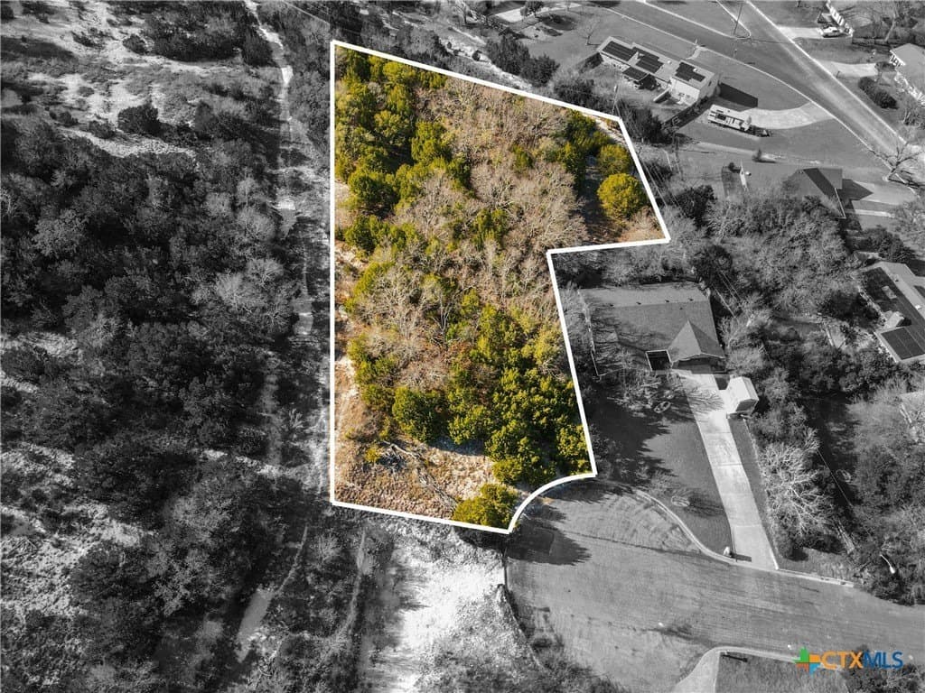 0.92 acres in Bell County - photo 4