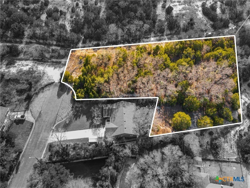 0.92 acres in Bell County - photo 9