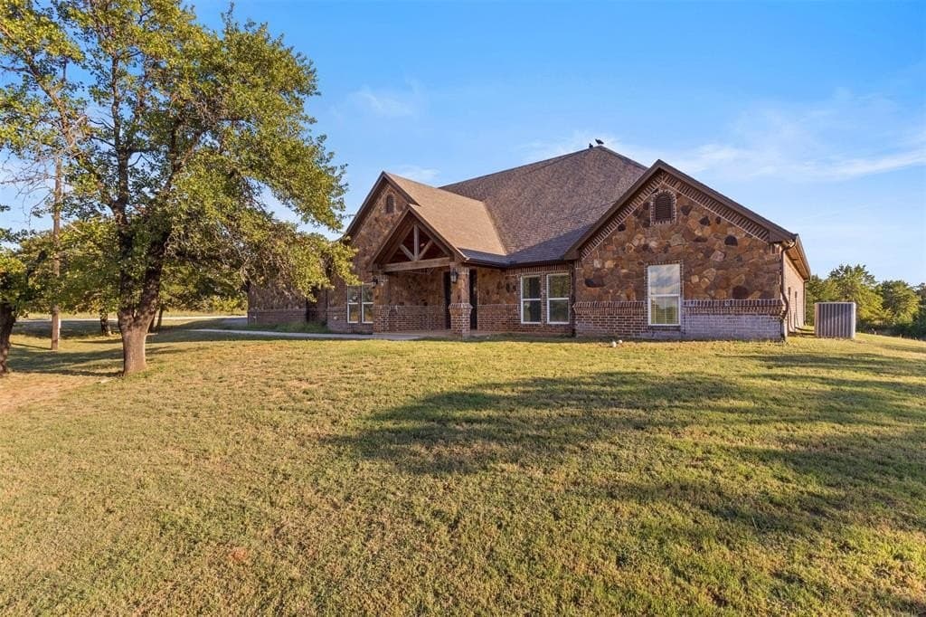 910 County Road 1111