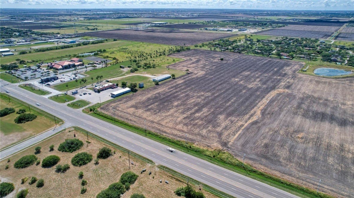 20 acres in Nueces County - photo 5