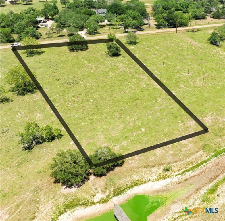 2 acres in Lavaca County - photo 9