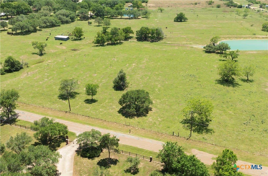 2 acres in Lavaca County - photo 2
