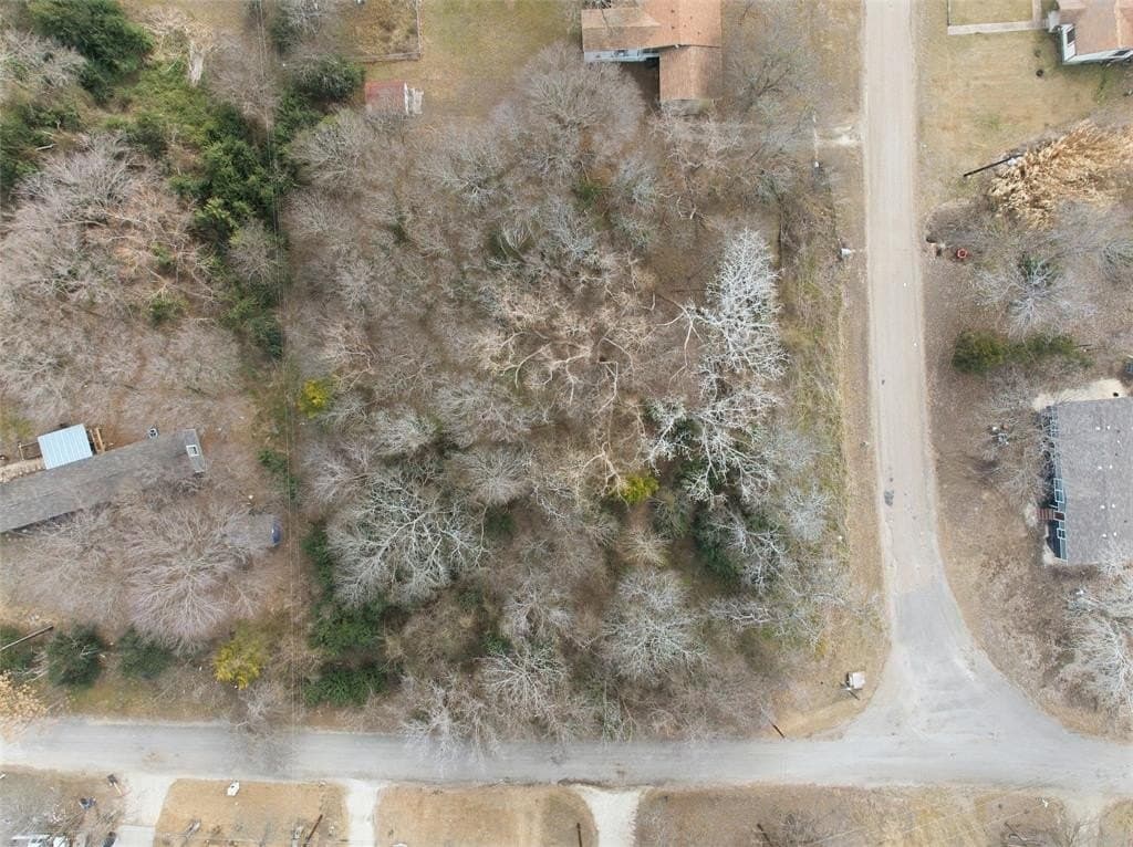 0.76 acres in McLennan County - photo 6