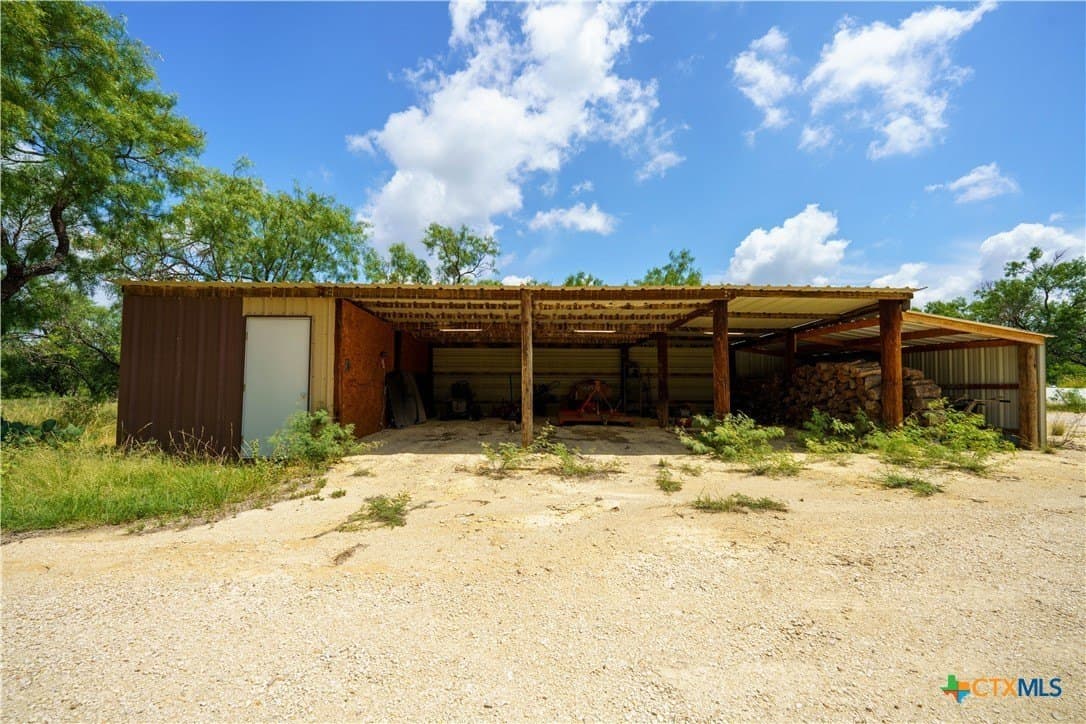 17.15 acres in Bandera County - photo 20