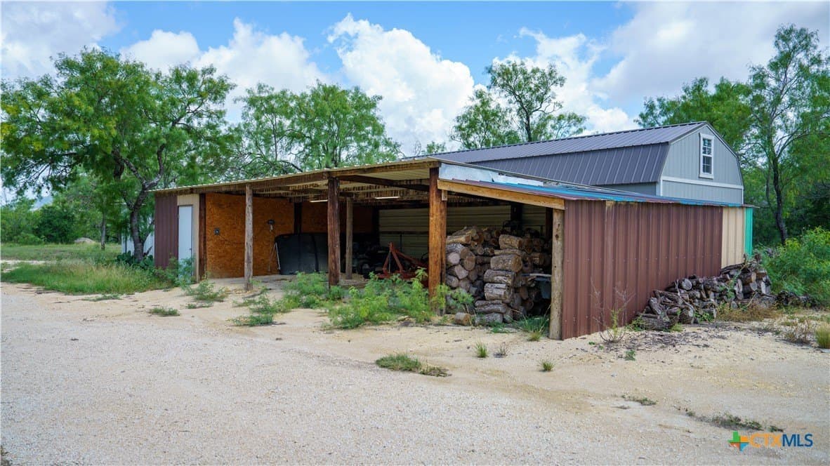 17.15 acres in Bandera County - photo 6