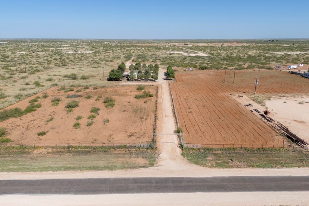 10 acres in Andrews County - photo 2