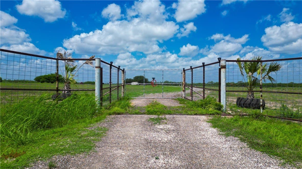 69.93 acres in Bee County - photo 5