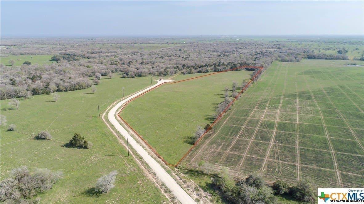 10.01 acres in Gonzales County - photo 5