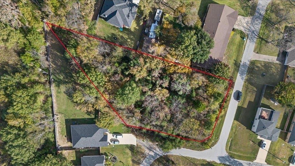 0.4 acres in Henderson County - photo 3