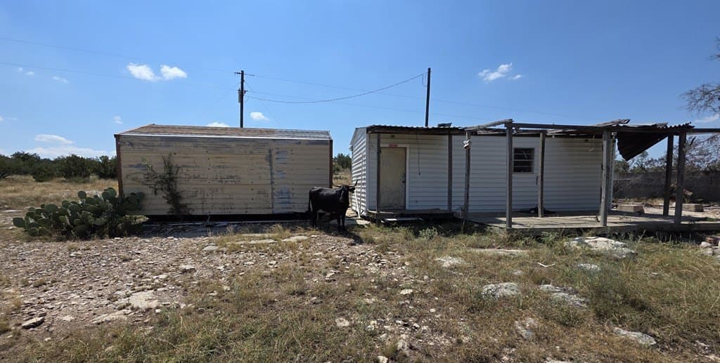 356.67 acres in Val Verde County - photo 9