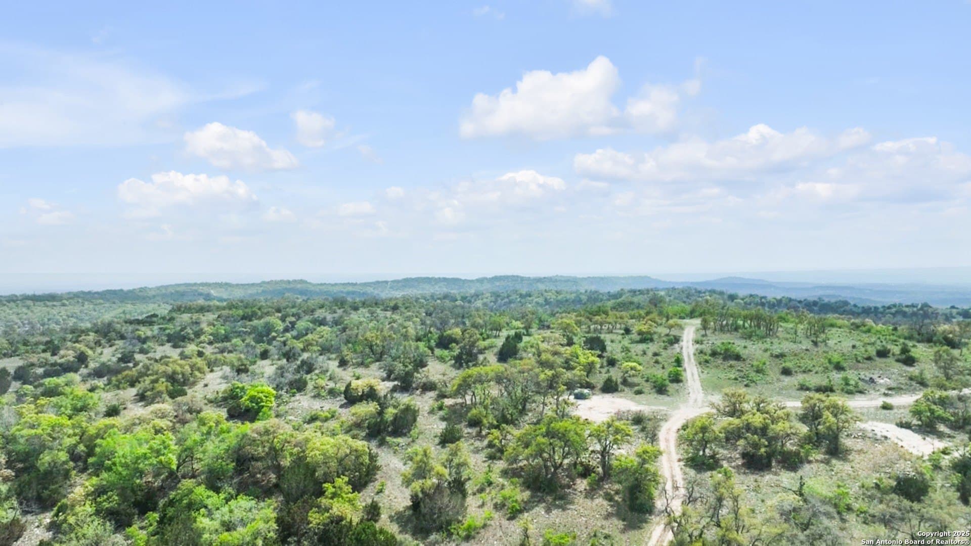 300 acres in Kendall County - photo 4