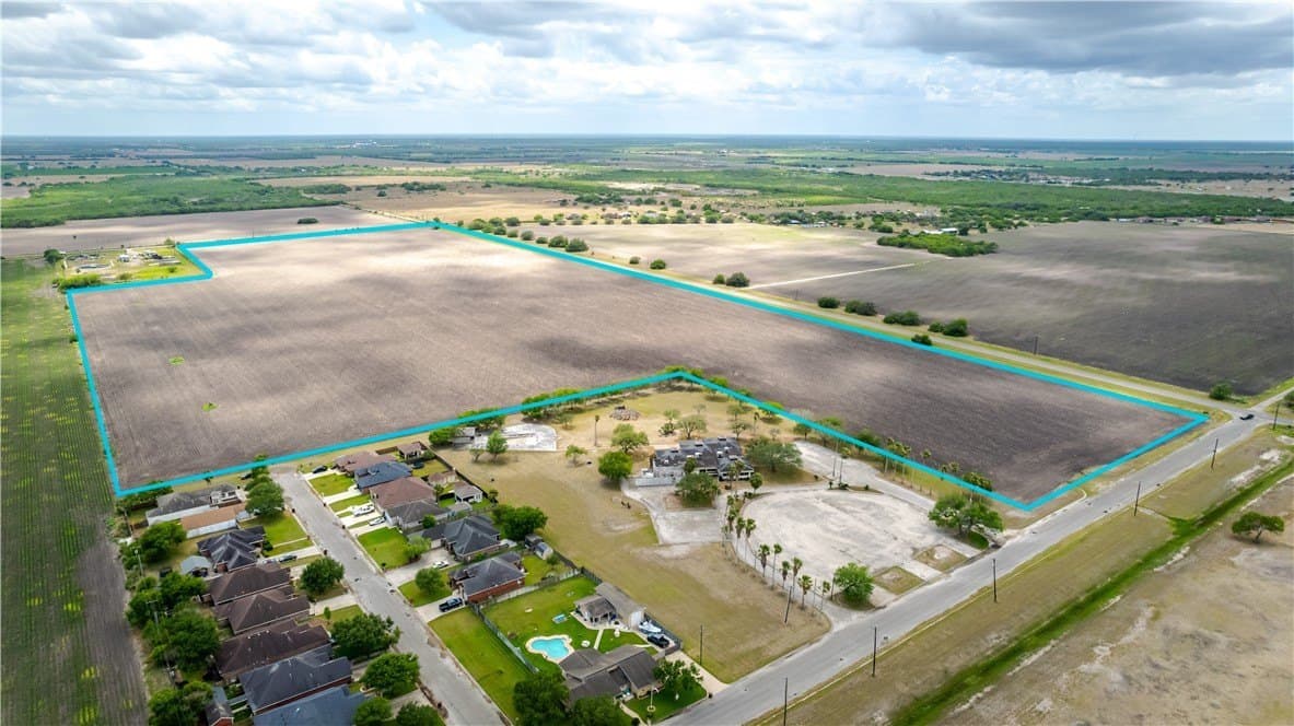 63.99 acres in Kleberg County - photo 2