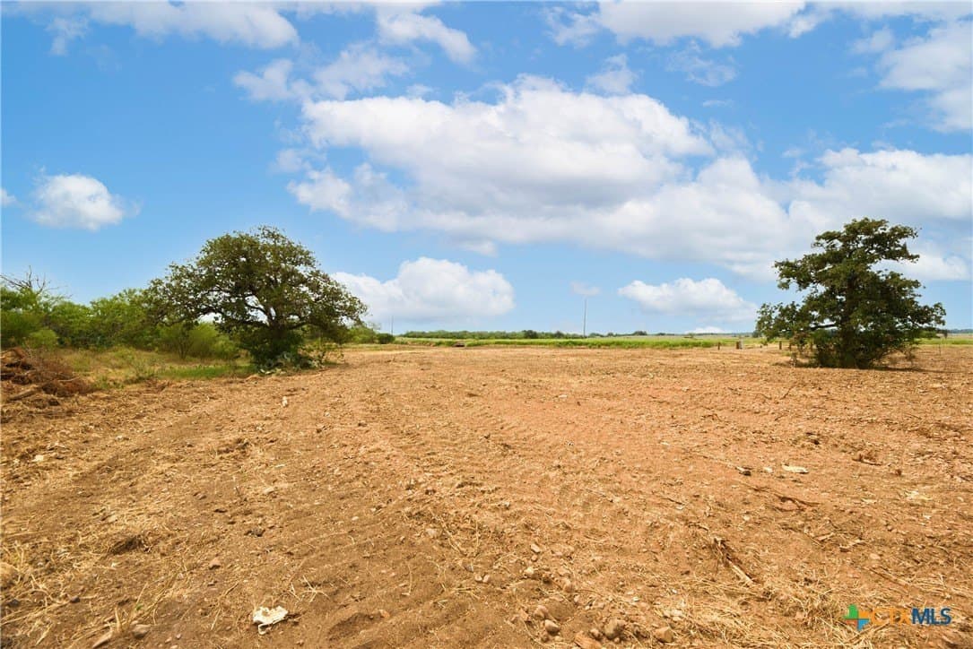 18.51 acres in Gonzales County - photo 5