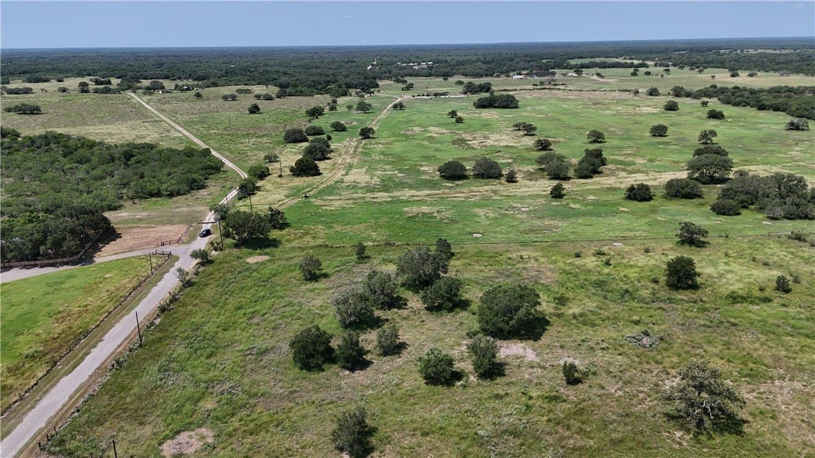 10.54 acres in Bee County - photo 2