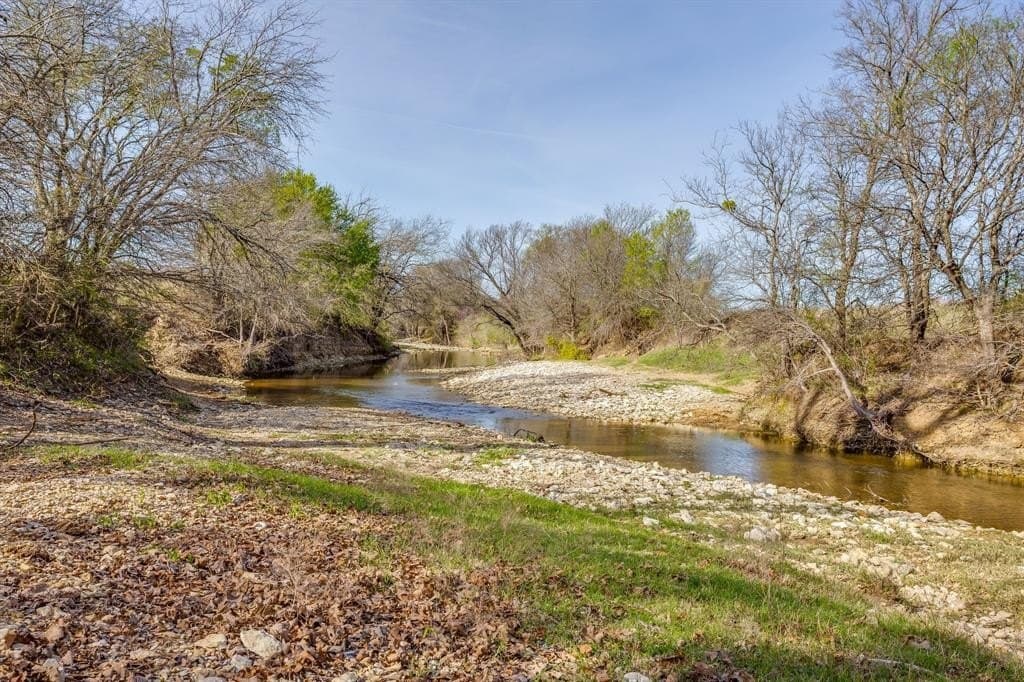 135.55 acres in Hill County - photo 7