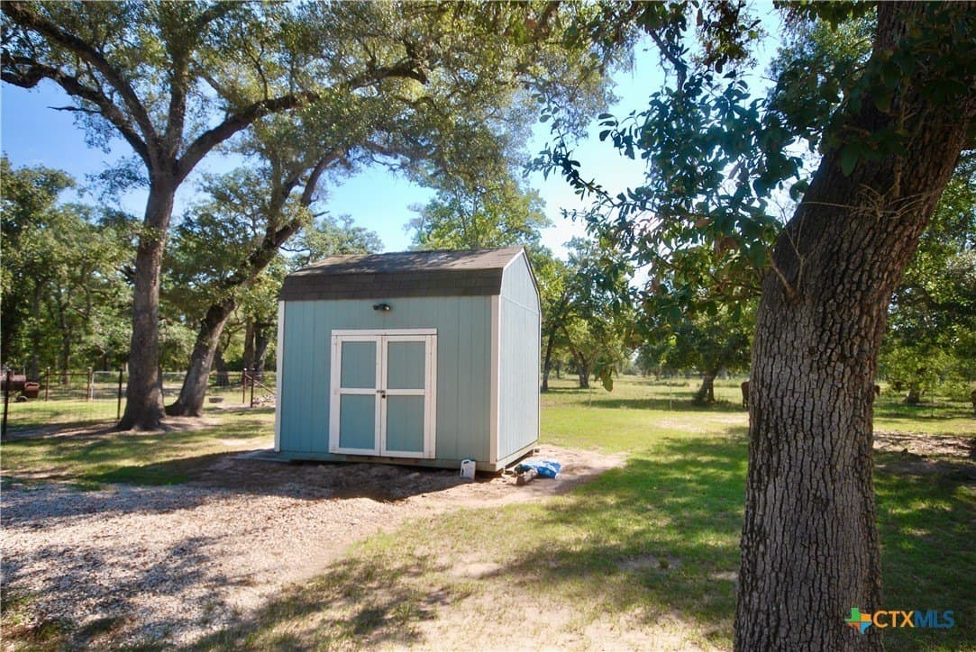 72.4 acres in Lavaca County - photo 25