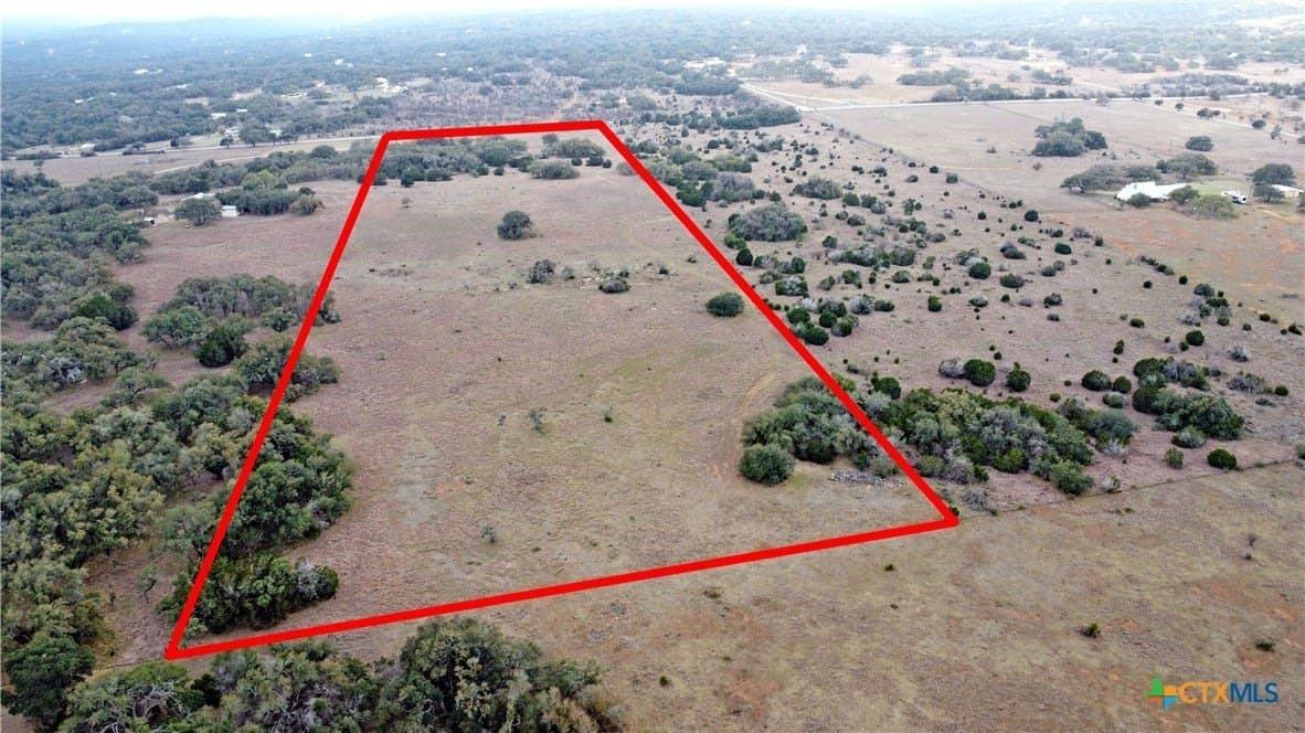 25 acres in Comal County - photo 2