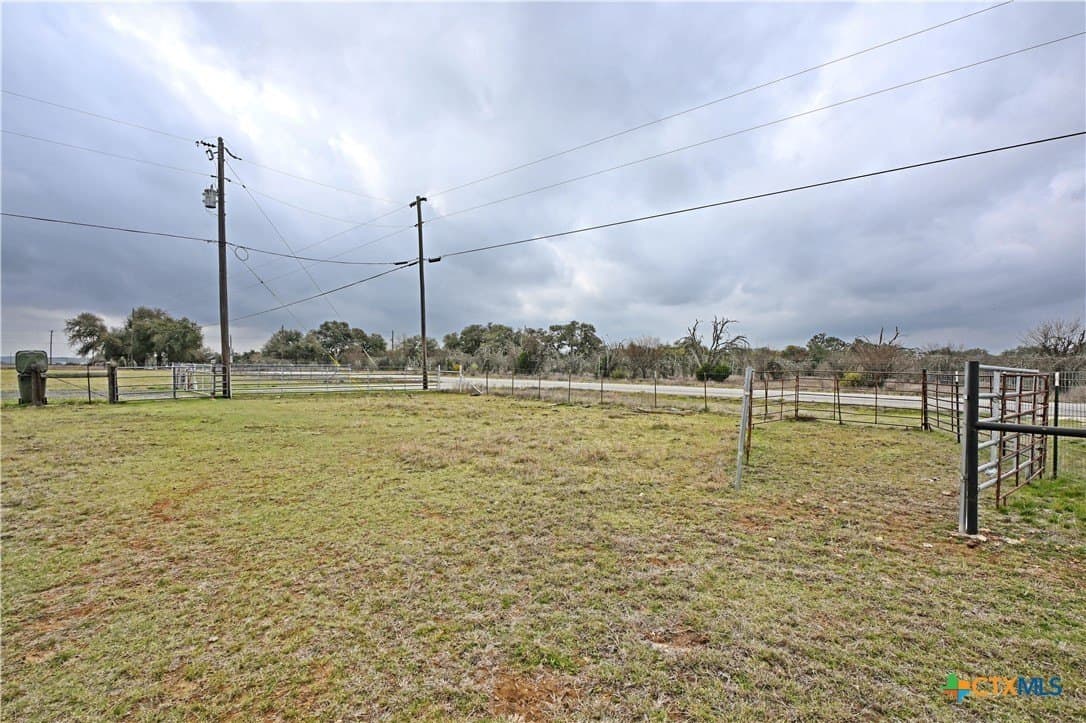 25 acres in Comal County - photo 36