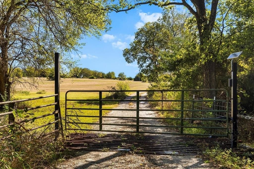 22.15 acres in Hunt County - photo 3