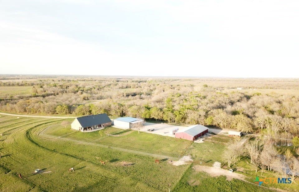 37.81 acres in Hill County - photo 4