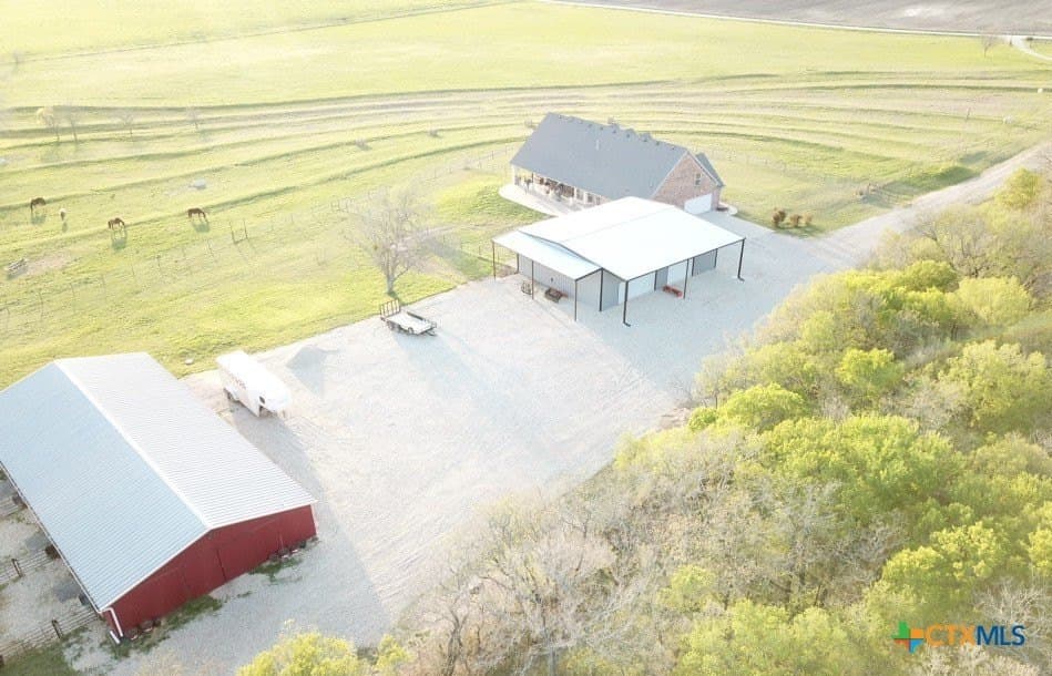 37.81 acres in Hill County - photo 2
