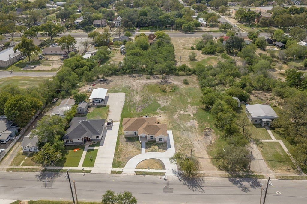 222,320 acres in Uvalde County - photo 32