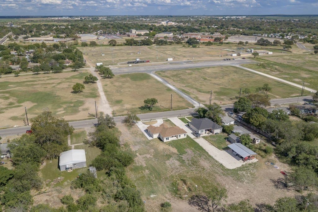 222,320 acres in Uvalde County - photo 18