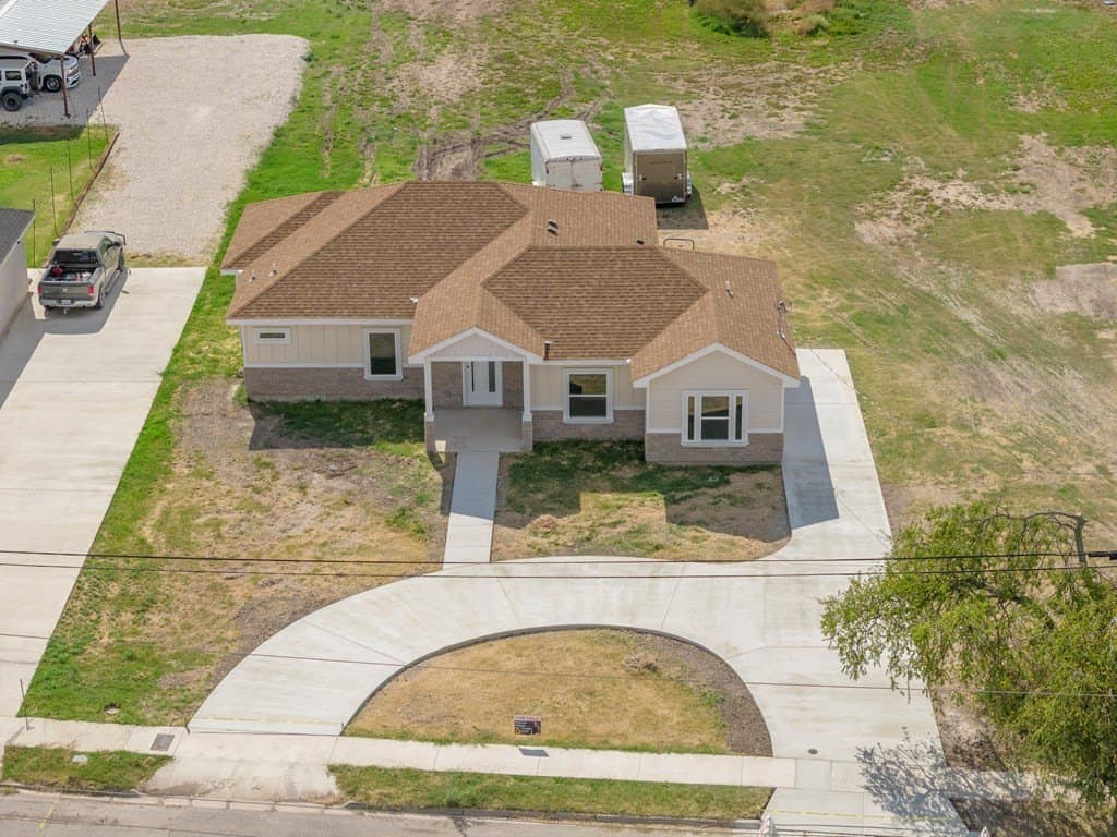 222,320 acres in Uvalde County - photo 15