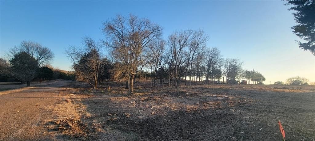 1.91 acres in Ellis County - photo 2