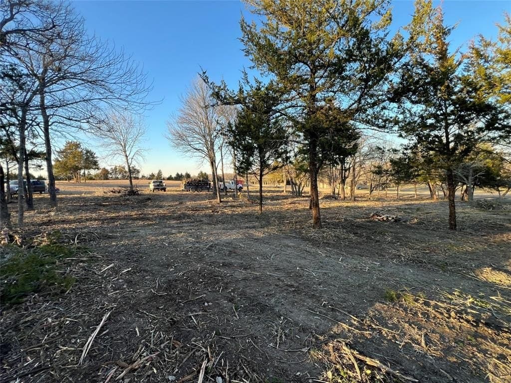 1.91 acres in Ellis County - photo 3