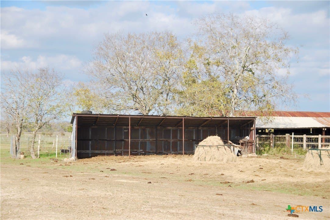 240.47 acres in Gonzales County - photo 36