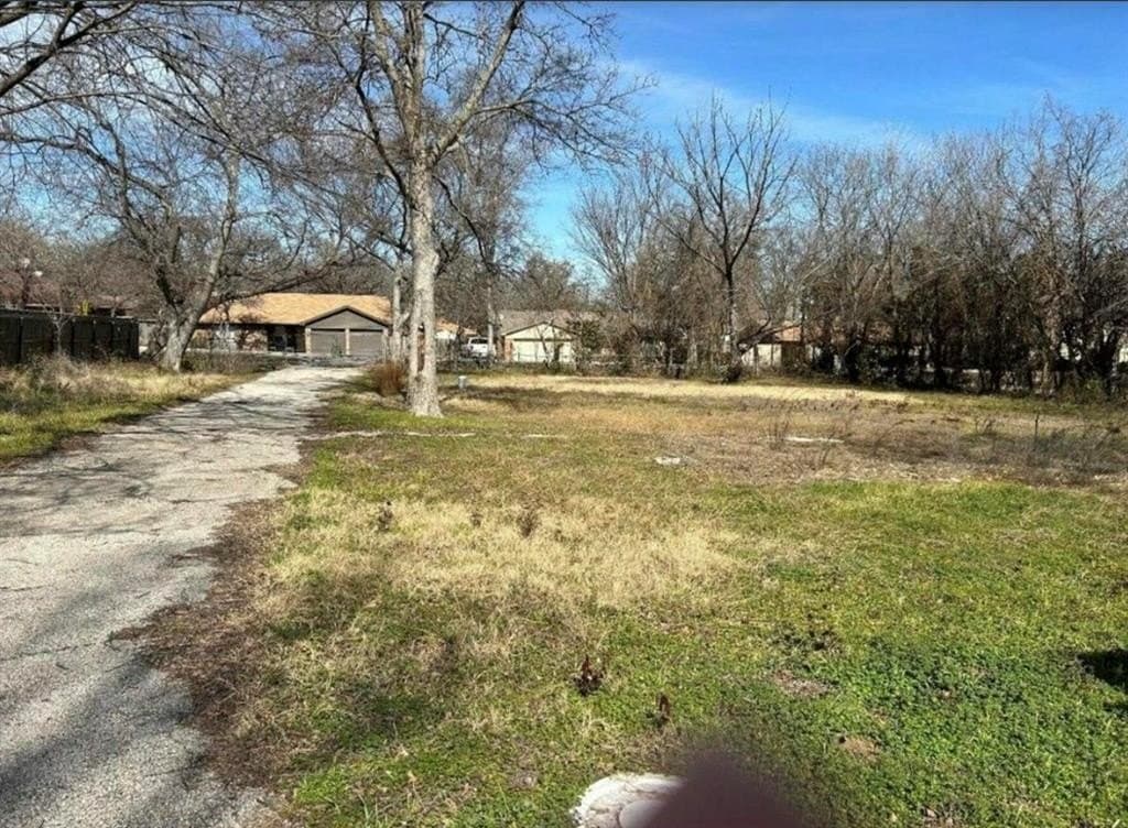 0.86 acres in Tarrant County - photo 2
