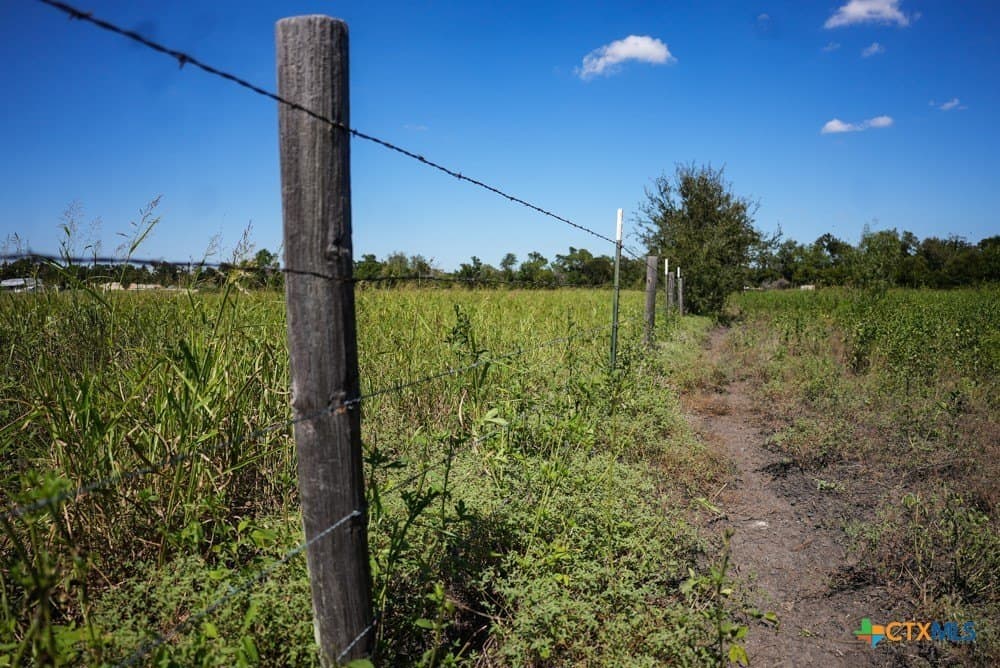18.94 acres in Milam County - photo 10