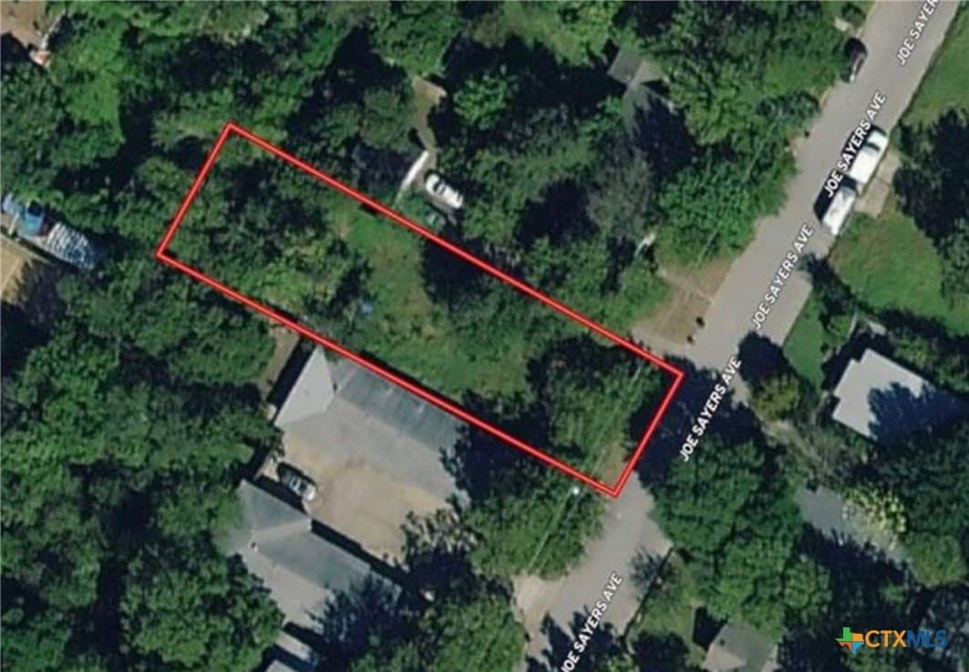 0.25 acres in Travis County - photo 3
