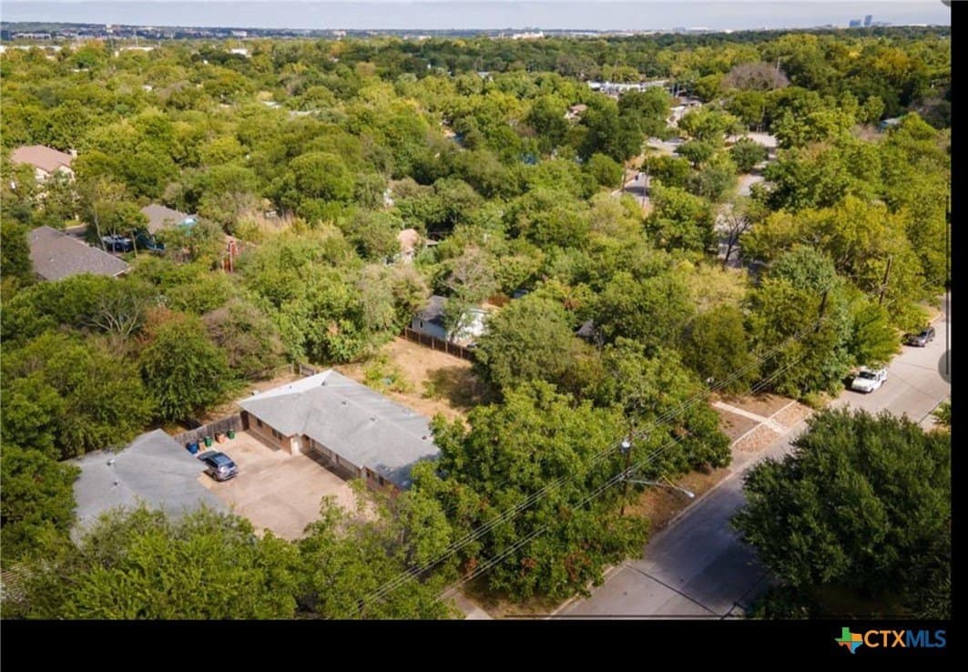0.25 acres in Travis County - photo 5