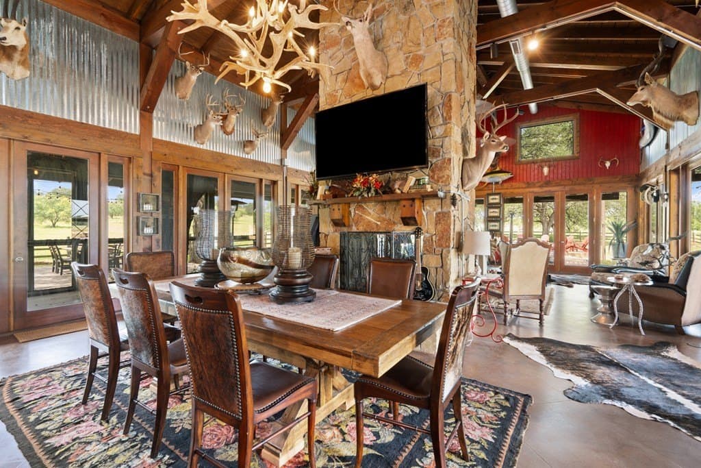400.41 acres in Llano County - photo 5