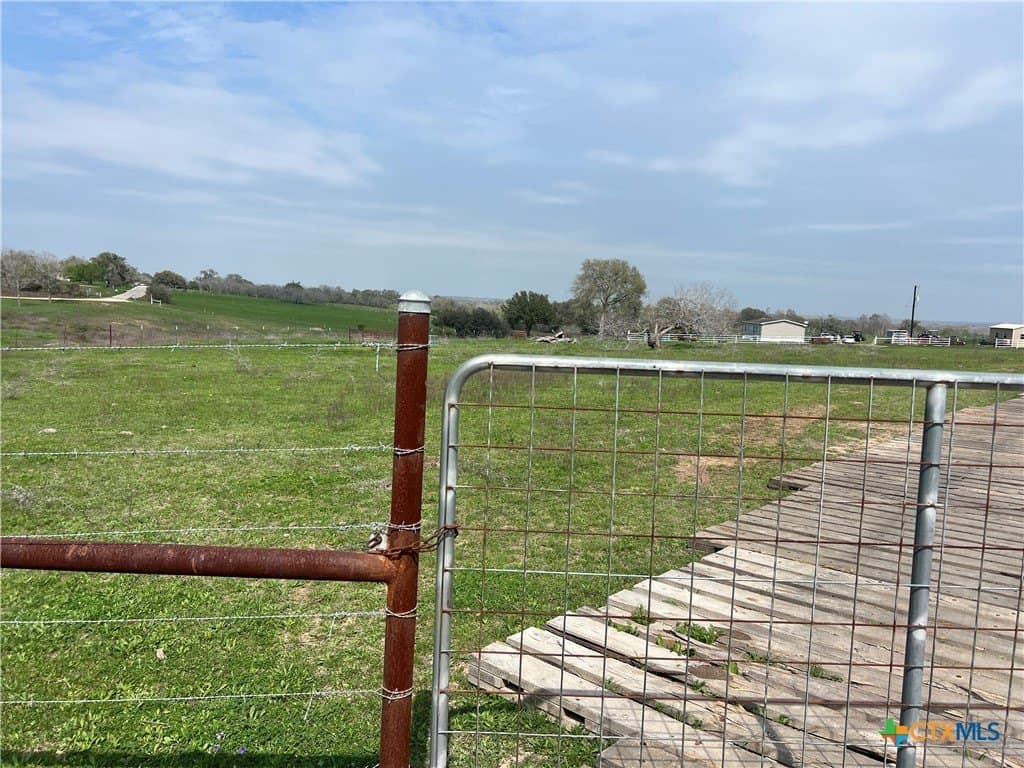 20 acres in DeWitt County - photo 10