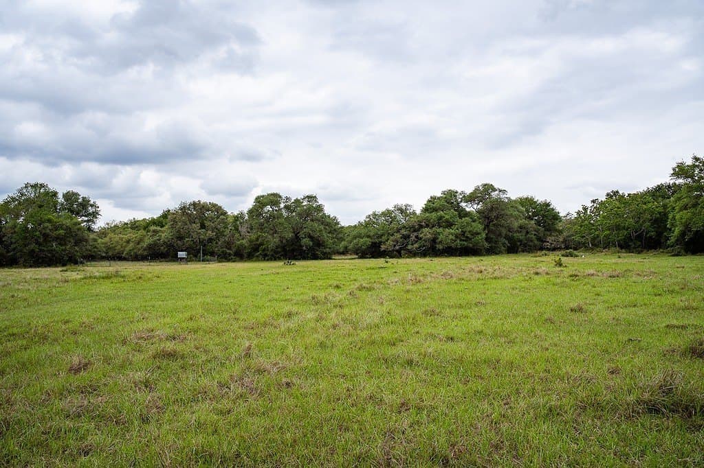 604.93 acres in Lavaca County - photo 14