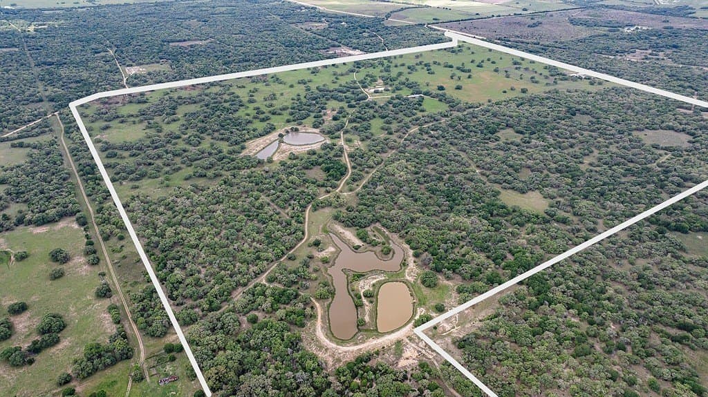 604.93 acres in Lavaca County - photo 2