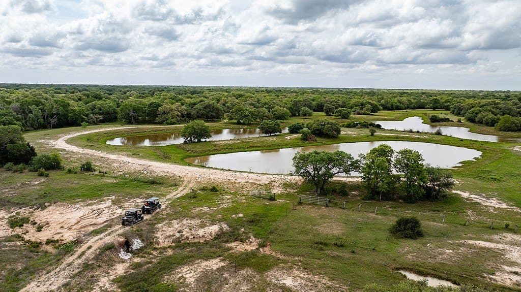 604.93 acres in Lavaca County - photo 12