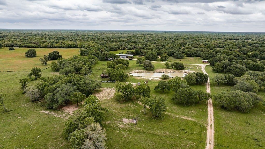 604.93 acres in Lavaca County - photo 23