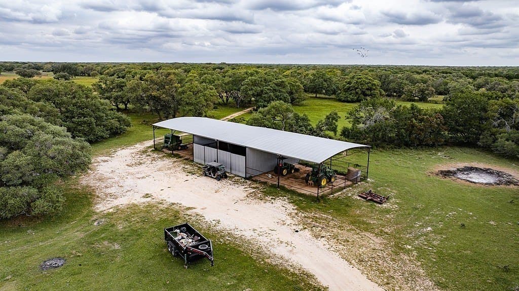 604.93 acres in Lavaca County - photo 30