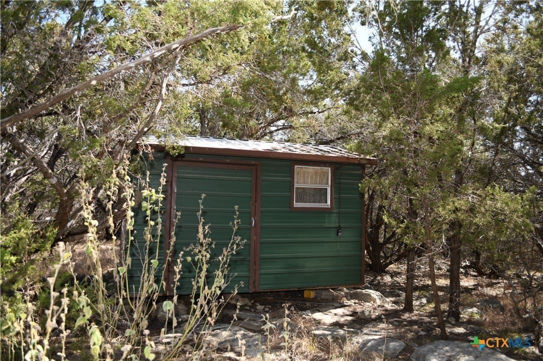 0.2 acres in Comal County - photo 2
