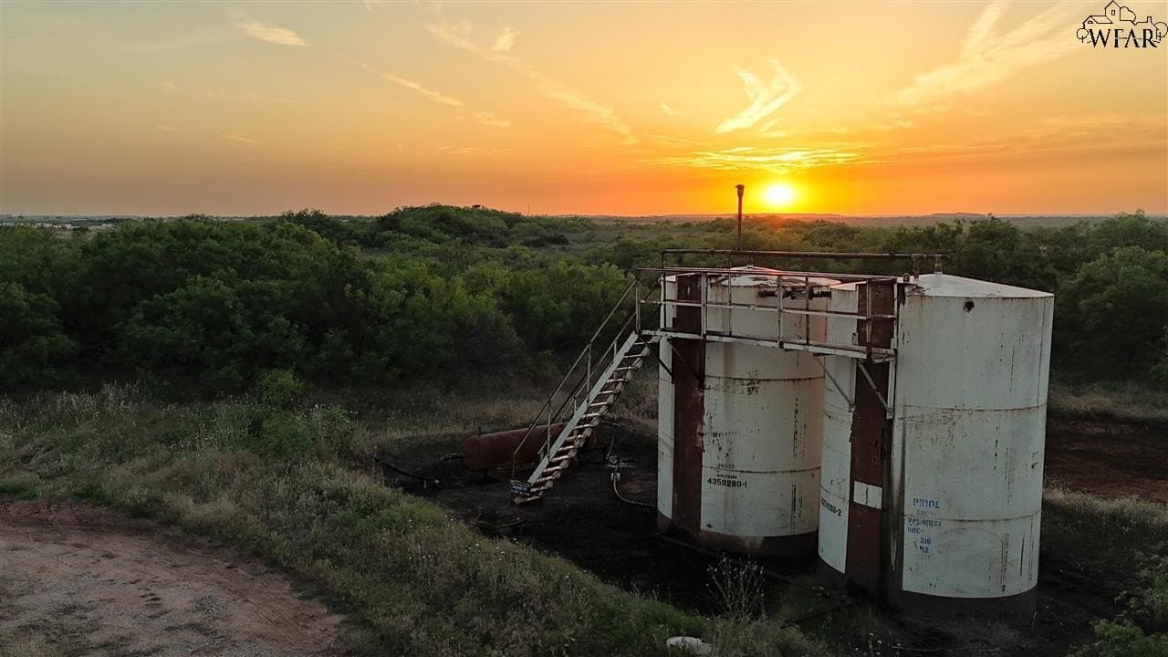16.01 acres in Wichita County - photo 9