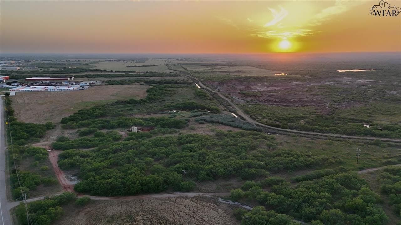 16.01 acres in Wichita County - photo 8