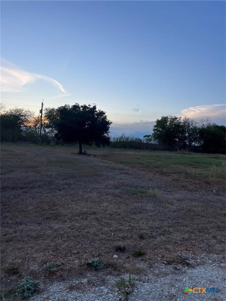 0.5 acres in Gonzales County - photo 5