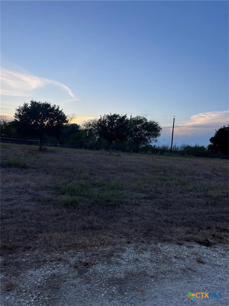 0.5 acres in Gonzales County - photo 3